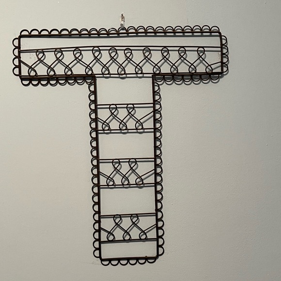Other - “T” metal wall hanging